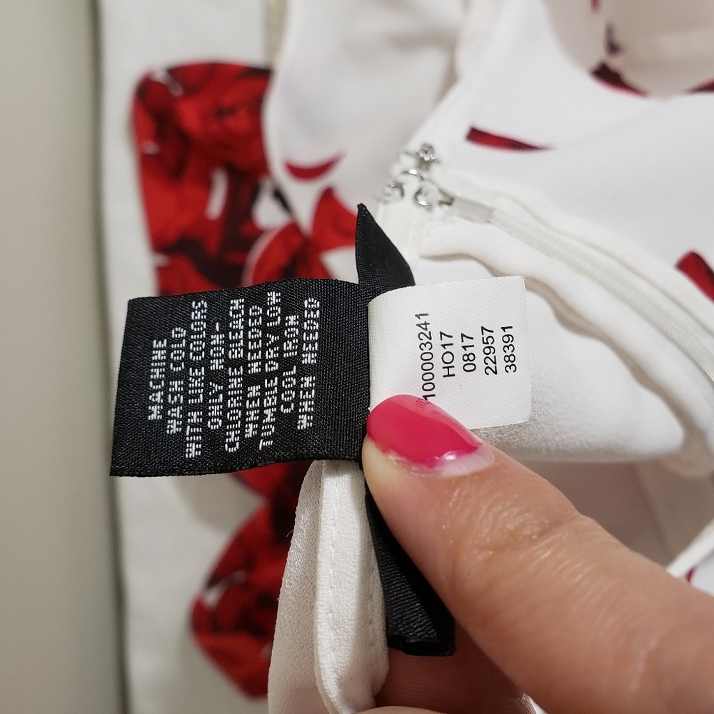 Alfani Petite White and Red Floral Size PS - Picture 5 of 5